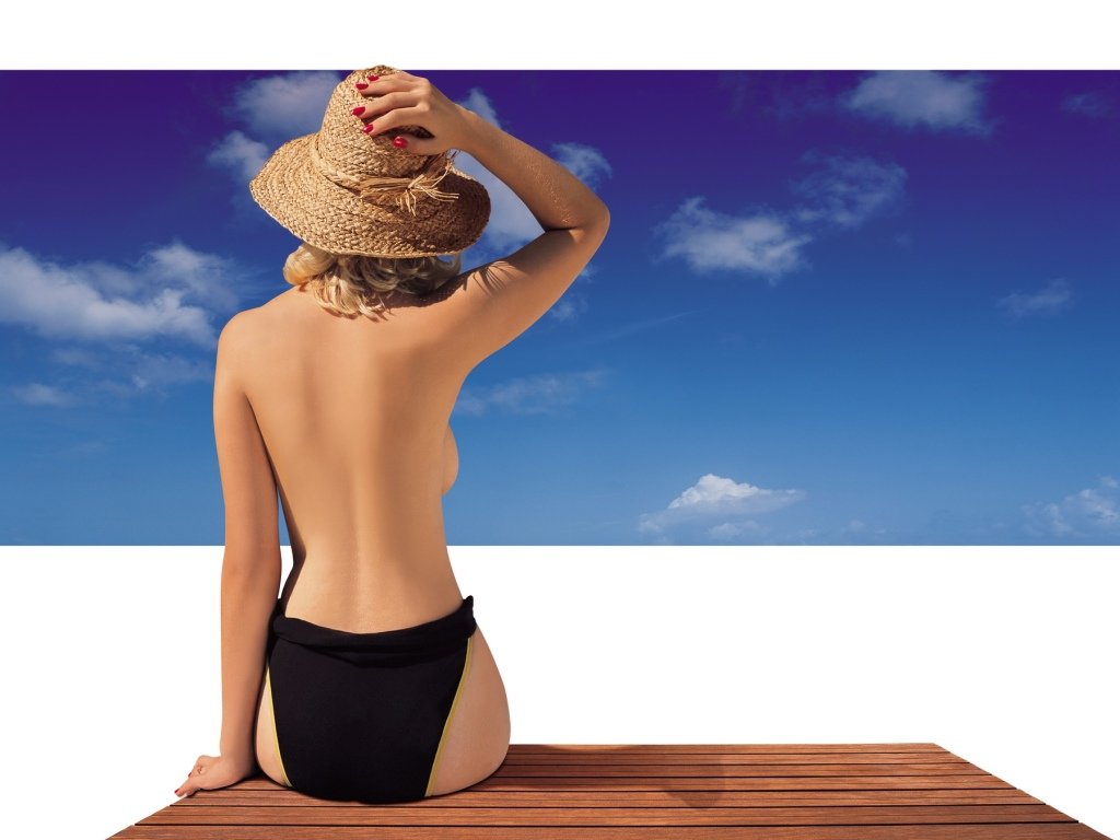 You can typically begin swimming within three weeks of breast augmentation. To learn more, call Scottsdale plastic surgeon Dr. John Corey at <strong><a  data-cke-saved-href=